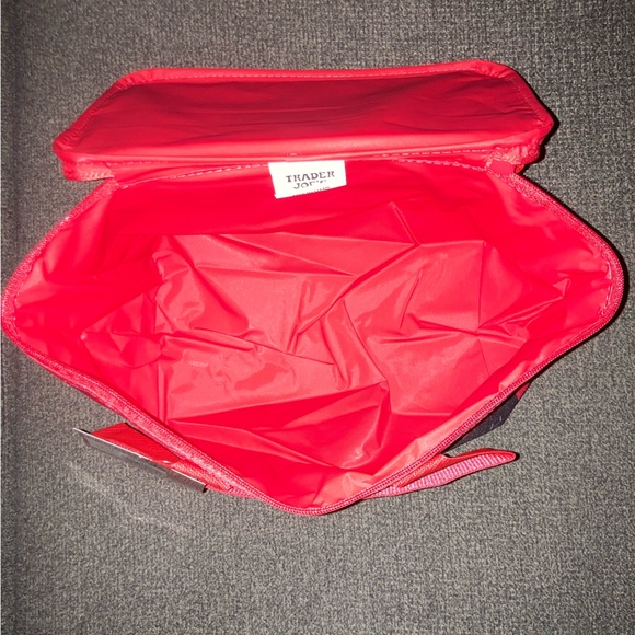 New! Trader Joe's Mini Insulated Tote Lunch Bag 1.5 Gal Red - Limited Edition - Picture 2 of 2